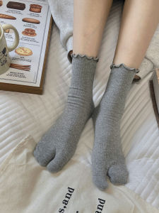 Grey Womens Mid-Calf Pure Cotton Socks with Toe Separation Spring Trend Vertical Stripes Versatile Solid Lace Trim Socks