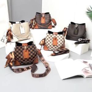 TAS SELEMPANG WANITA IMPORT / TASBAHU WANITA IMPORT / TAS SLINGBAG CANTIK BEST SELLER