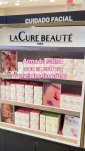 Kem dưỡng ẩm chuyên sâu suốt 24h LA CURE BEAUTY DEEP HYDRATION ROSE FACE CREAM làm sáng và cân bằng màu da 50g của Mỹ