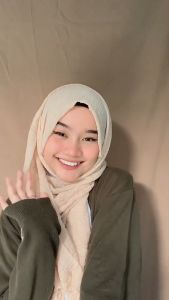 Almahira Store Pashmina Crinkle Shawl 180x100 By Azara kerudung Import Hight Quality Premium