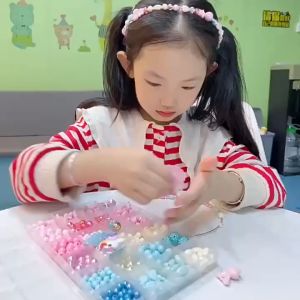 Mainan Edukasi Kreatifitas Anak Meronce manik /mute /pernak pernik PLUS TALI & KOTAK BESAR 24 SEKAT