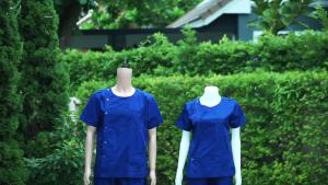 เสื้อสครับ (เสื้ออย่างเดียว) คอกลม สีน้ำเงิน พร้อมส่ง ผลิตที่ไทย ชุดห้องผ่าตัด ชุดแพทย์ ชุดพยาบาล ชุดเข้าเวร 💛💛💛