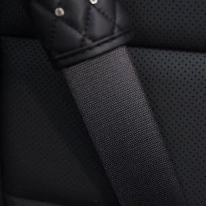 4PCS/Set Crystal Soft Plush Car Hand Brake Cover Gear Shift Knob Cover Auto Seat Belt Covers Diamond Crown Decor Pink Black