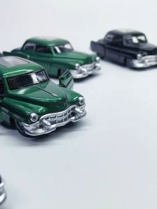 Diecast Miniatur Mainan Mobil Mobilan Cadilac Clasic Bahan Metal Besi 3 Pintu Terbuka Pullback