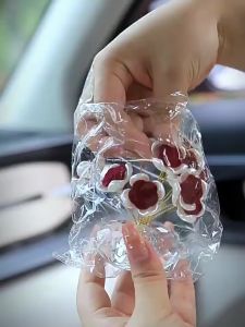 Lọ hoa hồng pha lê trang trí taplo xe hơi ô tô bàn làm việc văn phòng