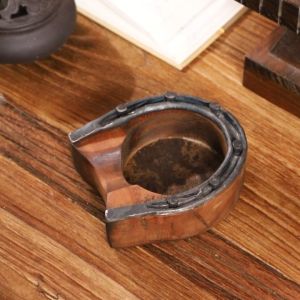 ที่เขี่ยบุหรี่ไม้เนื้อแข็งทรงเกือกม้า ประดับในโรงแรม ที่เขี่ยบุหรี่ซิการ์ ใช่ในบ้าน ห้องนั่งเล่น ที่สูบบุหรี่เกือกม้า