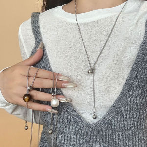 สร้อยคอรูปไข่มุกปรับได้สำหรับผู้หญิง แฟชั่นฤดูใบไม้ร่วง 2025 สร้อยคอแบบยาว โซ่เสื้อกันหนาว สไตล์เรียบง่าย เครื่องประดับอเนกประสงค์