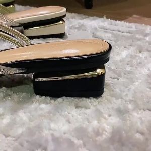 9Li2024รองเท้าแตะส้นสูงสำหรับผู้หญิงรองเท้าเจ้าหญิงสำหรับเด็กผู้หญิงมีสายรัดแฟชั่นสำหรับฤดูร้อน