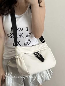 Casual Canvas Shoulder Bag for Women Large Capacity Commuter Tote Bag Nylon Crossbody Bag for Students Class 2024 New Style
