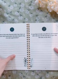 Sổ tay viết nhật ký 80 câu hỏi Journaling để thấu hiểu và khám phá cảm xúc bản thân.