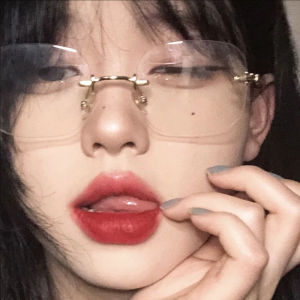 Y2k แว่นตาไร้กรอบสี่เหลี่ยมสไตล์วินเทจ Jennie กรอบโลหะแบบเดียวกัน