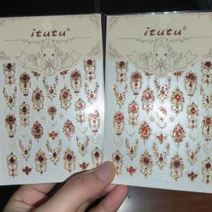 สติกเกอร์ติดเล็บลายมงกุฎบาร็อคสีแดงวินเทจ 1 ชิ้น ประดับอัญมณีหรูหรา สติกเกอร์ติดเล็บแบบมีกาวในตัว ดีไซน์หรูหราสำหรับตกแต่งเล็บ