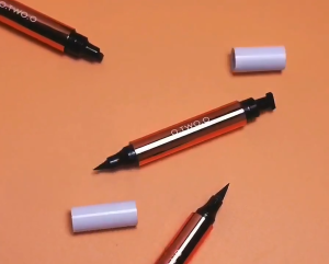 O.TWO.O Black Eye Liner Stamp Eyeliner Pencil Waterproof Smudge-proof Liquid Eyeliner Easy Cat Eye Stencil Makeup Tool for Eyes (M1C)