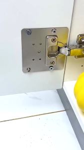 【COD】Hinge Repair Plates Stainless Steel Cabinet Door Hinges Plate with Screws Pembaiki Kabinet Engsel Pemasangan Plat