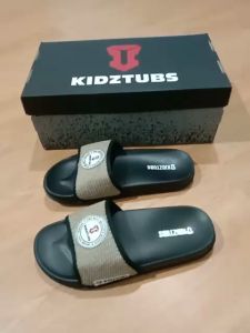 Sandal Anak Laki Laki Karet Slipper Slide Selop Slipon Jepit Karakter Warna Hitam Usia 6-10 Tahun-KIDZTUBS1023100924