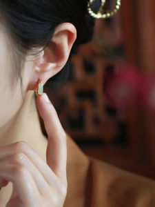 New Chinese Style Pure Silver Flower Wire Earrings Womens Tangyutian Jade Inlaid Luxury Light Earring Drop Earring Click Clasp