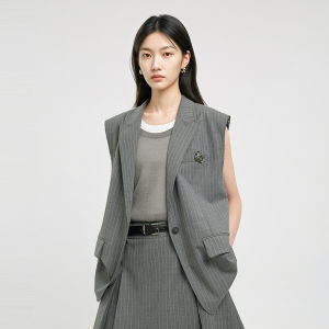 DESIGNICE | Minimalist Sleeveless Jacket