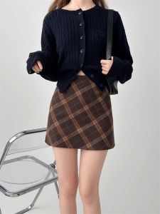 กระโปรงสั้นทรงเอเอวสูงผ้าขนสัตว์ลายสก็อตสไตล์ย้อนยุคสำหรับผู้หญิงไซส์ใหญ่ กระโปรงสั้นทรงเอป้องกันแสงสะท้อนสำหรับฤดูใบไม้ผลิและฤดูใบไม้ร่วง