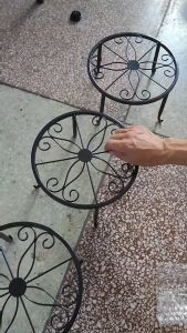 【Danko】ขาตั้งกระถางดอกไม้ ชั้นวางกระถางต้นไม้ ทรงกลมลวดลายสวยงาม เหล็กมีความเเข็งเเรง 12 วินเทจ