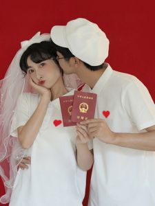 Couples Summer Polo Shirt Short Sleeve T-Shirt Wedding Registration Photo High End Feeling New 2025 Womens Clothing Brand Strawberry Archive