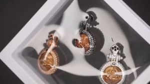 ลูกนิมิต พระราหูทรงครุฑ รุ่น โชคดี เลี่ยมกรอบชุบเงิน รูปปั้นพระราหู รูปปั้นราหู รูปพระราหู รูปพระราหูครุฑ รูปราหู - Lazada