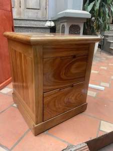 Tủ đầu giường gỗ hương vân có hộc bí mật dùng thẻ từ(trên mặt)