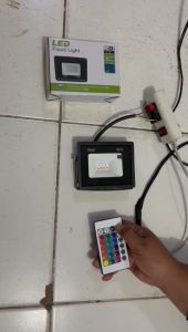 LAMPU LED SOROT RGB 10WATT  Flood Light Lampu tembak RGB warna warni 10watt - AC 220Volt