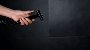 MUA 1 TẶNG 1 (Mua vòi tặng đế cài) VÒI XỊT RỬA VỆ SINH INOX 304. Model:KBC019 vòi nước Xịt tăng áp cho bồn cầu nhà tắm sân vườn. The Aone