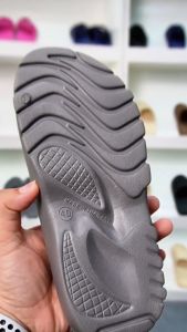 รองเท้าแตะ กันลื่น พื้นหนา รองเท้านู้ เบาสบาย กันลื่น ในร่มและกลางแจ้ง พิจารณา MH9003M