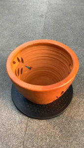 POT BUNGA TANAMAN GERABAH TANAH LIAT MOTIF DAUN TERRACOTTA D22 - GERABAH MOTIF DAUN D22