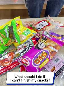 【 Protect your snacks from moisture 】Mini Food Bag Sealer black/white Sealer Machine for Plastic Bag USB rechargeable Plastic Snacks Sealer Kitchen Accessories Handheld Mini Vacuum Sealer Sealer for Plastic Packaging Compact Seal Machine for Home