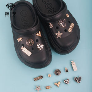 ขวดน้ำหอมเบอร์5สไตล์หรูหรา Crocs Jibbilz รองเท้าที่มีเสน่ห์รองเท้า DIY อุปกรณ์เสริมหัวเข็มขัดคริสตัลอุดตันเพชรตกแต่งสำหรับ Crocs