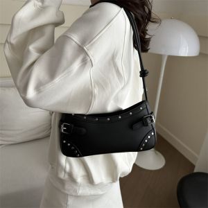 C & K bằng da PU Phong Cách Túi đeo vai với các chi tiết đinh tán cho sử dụng hàng ngày