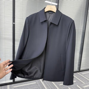 แจ็คเก็ตคอปกพับสีพื้นสำหรับผู้ชาย แฟชั่นฤดูใบไม้ผลิ แจ็คเก็ตผู้ชายสไตล์การเมืองแบบเรียบง่ายและหรูหรา