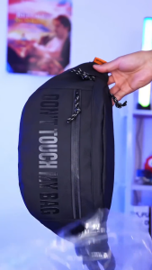 กระเป๋าสะพายข้างผู้ชาย แฟชั่น เหมาะสำหรับการเดินทาง กระเป๋าคาดหน้าอก ดีไซน์กระเป๋าขี่ เหมาะสำหรับขี่มอเตอร์ไซค์ กระเป๋าสะพายข้างเด็กกีฬา