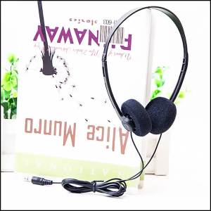 ขายร้อน [ จัดจากจีน ]2025 หูฟังคลาสสิกสไตล์เดียวกันของ Xiaohongshu ใหม่ ความรู้สึกย้อนยุค แบบพกพา เสียงชัดเจน หูฟังแบบครอบหูขนาดเล็ก  JK