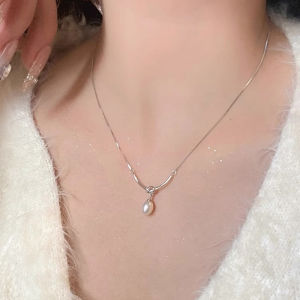 สร้อยคอจี้มุกโซ่เชือกผูกสำหรับผู้หญิง เครื่องประดับแฟชั่นระดับไฮเอนด์ โซ่กระดูกไหปลาร้าดีไซน์เฉพาะตัว โซ่คอแบบอเนกประสงค์