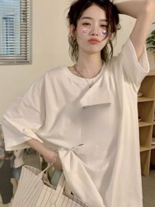 เสื้อยืดแขนสั้นผ้าฝ้ายแท้สำหรับผู้หญิงในช่วงฤดูร้อน ทรงหลวม ทรงหลวม แขนสั้น ทรงหลวม เทรนด์แฟชั่น ดีไซน์ INS แบรนด์เล็ก สไตล์ฮ่องกง