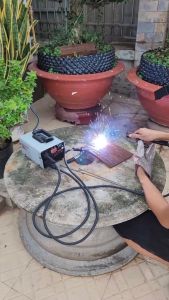 Máy hàn điện tử Crown rock 200MINI chuyên hàn que 2li6 - 3li2 tích hợp công nghệ inverter tiết kiệm điện kèm đủ phụ kiện