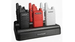 License free IMDA approved 6 pcs with Six Way Charger BAOFENG BF-R5 with Mini-USB charging port Black Red or White or mix and match colors  16 channels  two way radio PMR446 UHF 446MHz convoy family travel shopping security walkie talkie