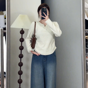 plus Size V-Neck Long Sleeve Knitted T-Shirt Womens Autumn Wear Inner Match Slim Fit Base Shirt Top Cover up Beautiful