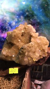 Hốc đá thạch anh vàng CITRINE tự nhiên phale năng lượng mạnh 320