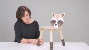Tender Leaf Toys เฟอร์นิเจอร์เด็ก เฟอร์นิเจอร์ไม้ เก้าอี้ลายแร็กคูนน้อย Forest Raccoon Chair