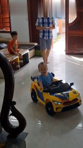 [Trả góp 0%][RẺ VÔ ĐỊCH] XE Ô TÔ ĐIỆN TRẺ EM  có điều khiển cho bố mẹ -  NHẠC ĐÈN...