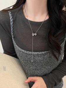 Trendy Butterfly Knot Long Sweater Chain Women's Necklace: A Simple Fashion Accessory