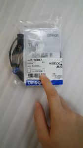 OMRON TL-W3MC1 TL-W3MB1แท้สวิทช์ความใกล้ชิดเดิม2เมตร