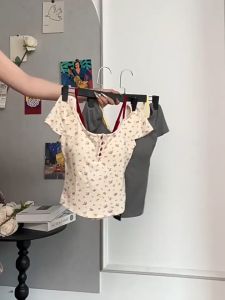 เสื้อครอปแขนสั้นผู้หญิง ลายดอกไม้ มีฟองน้ำในตัว แต่งสองชิ้น เว้าหลัง ระบายอากาศได้ดี สไตล์เกาหลี