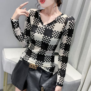 YIMEI เสื้อเชิ้ตผู้หญิงลายตาข่ายคอวีเข้ารูปพอดีแขนยาวพิมพ์ลายตัวอักษรสำหรับแฟชั่นแบบใหม่ในฤดูใบไม้ร่วง2023