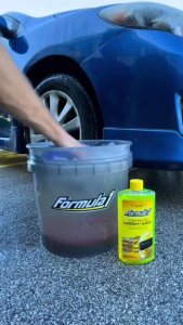Dung Dịch Rửa Xe Kèm Phủ Bóng Carnauba Wax FORMULA 1 615016 473ml Sạch Bóng Nhanh An Toàn Cho Sơn Xe