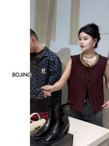 Womens Tweed Vest Sleeveless Shoulder Pad Outerwear Fashionable Commute Style round Neck Single Button Closure Vest Top